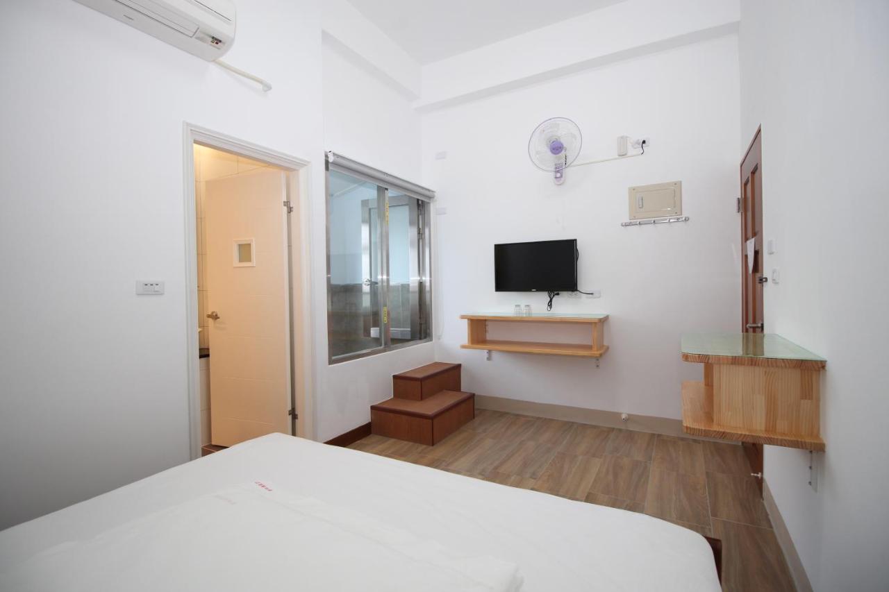 Golden Station Homestay T'ai-tung エクステリア 写真