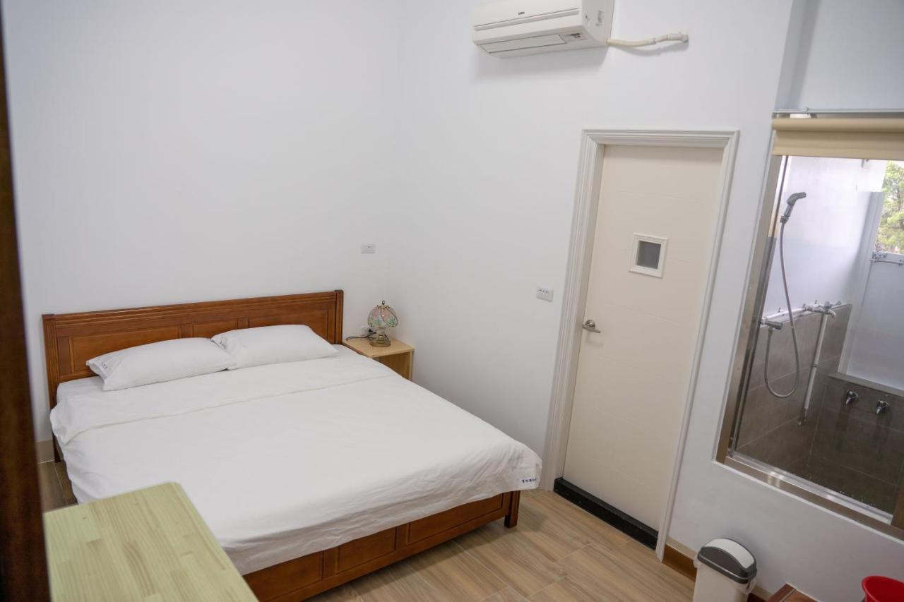 Golden Station Homestay T'ai-tung エクステリア 写真